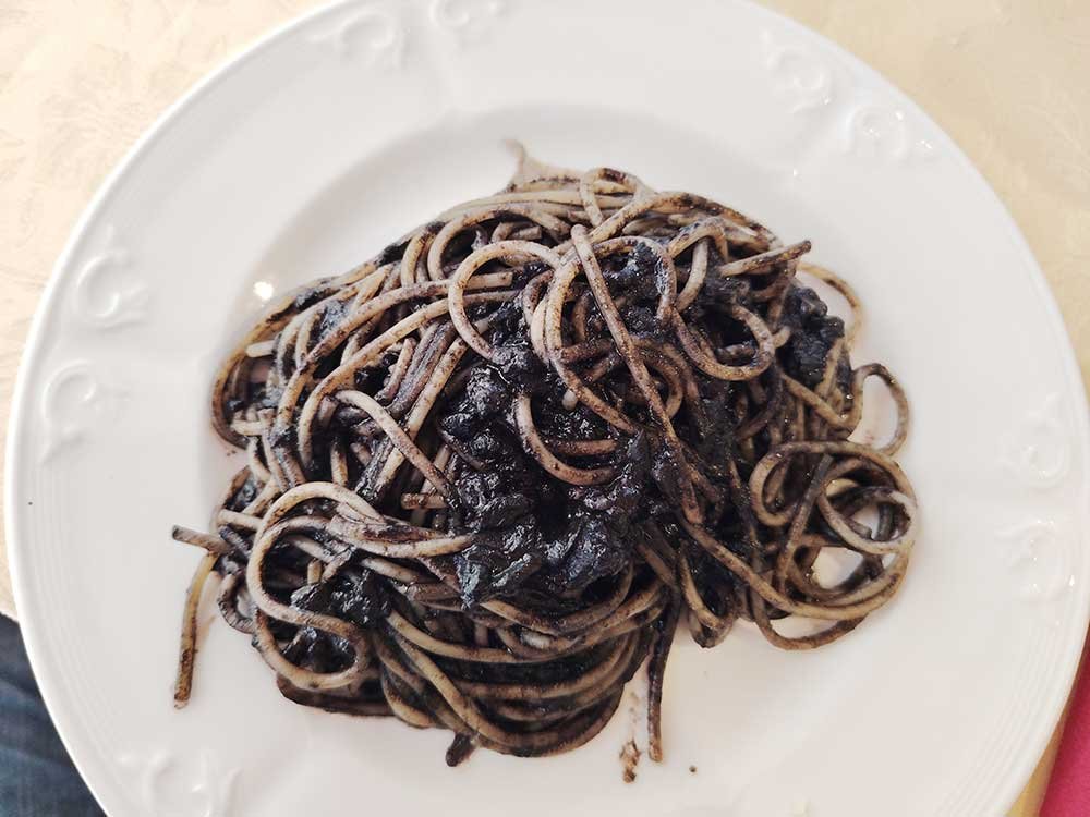 cavatappi venezia, spaghetti al nero di seppie